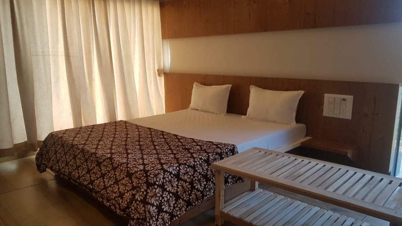 Houbara Resort Sasan Gir Ngoại thất bức ảnh