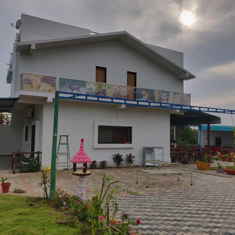 Houbara Resort Sasan Gir Ngoại thất bức ảnh